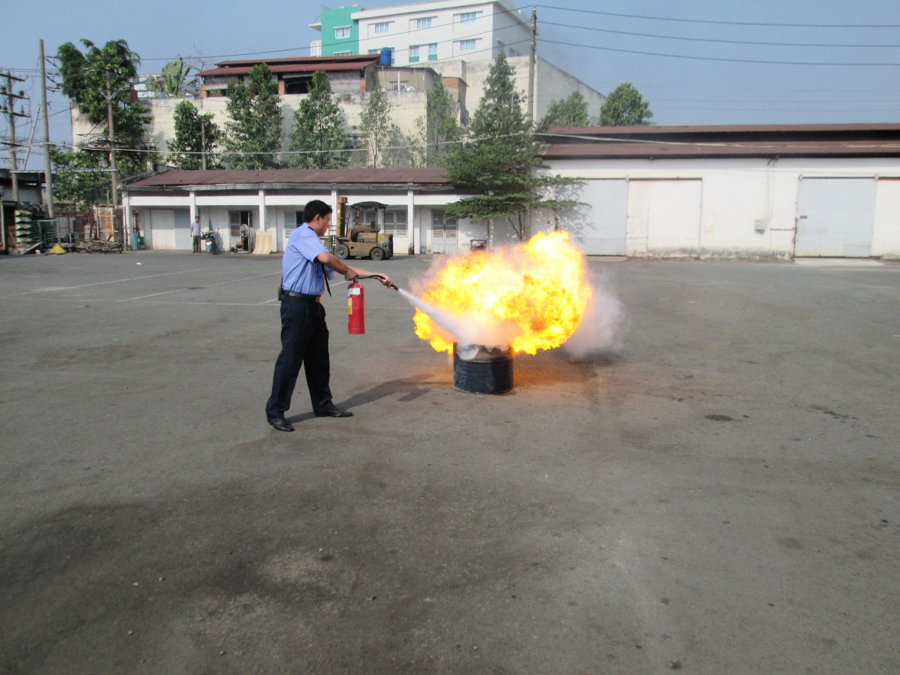 CÔNG TÁC ĐÀO TẠO NGHIỆP VỤ PHÒNG CHÁY CHỮA CHÁY